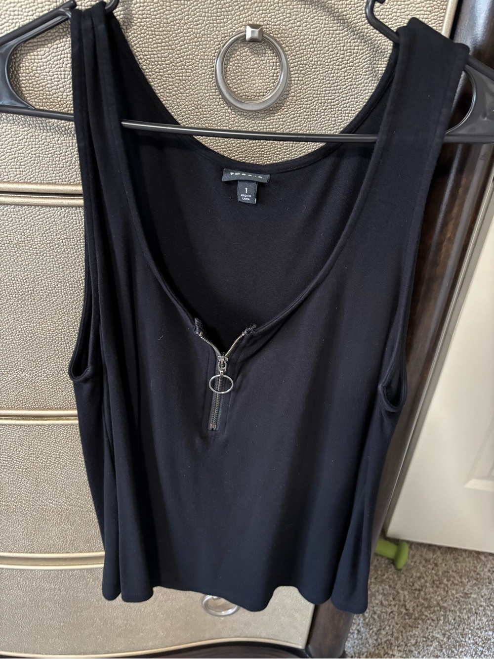 torrid Black Sleeveless Zip-Front Tank